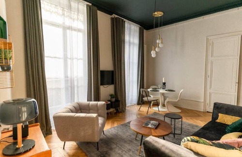 Jacquard - Prefecture Apartment | Beige Hospitalité - Romy - hypercentre - 2 bedrooms - parking