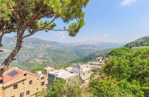 Duhur ash Shuwayr House | Beit Salima - 3 Bedroom House with Pool & Terrace