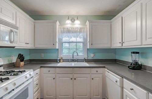 Mobile House | Bel-Air Bungalow- close to Midtown Highways and Downtown Mobile