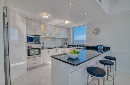 Broadbeach Apartment | Bel Air on Broadbeach
