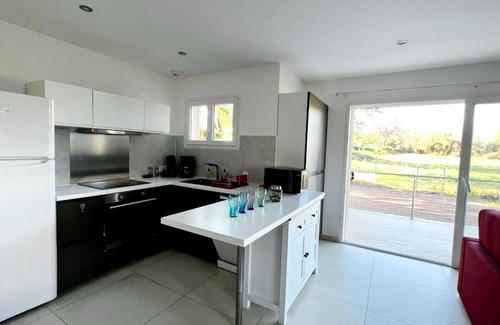 Abbazia Apartment | Bel Appartement Neuf Centre est Corse, Jusqu'à 6 Personnes, 5 min de la Mer