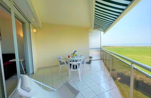 Saint-Jean-de-Monts Apartment | Bel appartement face mer avec piscine, à 2 pas de la plage - FR-1-652-32