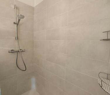 Poggio-Mezzana Apartment | bel appartement avec jardin