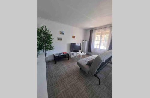 Le Beausset Apartment | Bel appartement avec balcon et parking privé