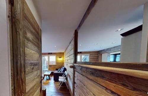 Meribel Centre Apartment | Bel appartement avec terrasse à Méribel, 2 chambres, conciergerie incluse - FR-1-613-1
