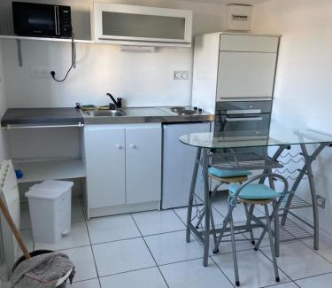 Royan Apartment | Bel appartement chez particulier calme et piscine