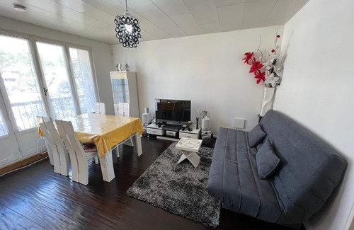 Noisy-le-Sec Apartment | Bel Appartement Familial Avec Balcon Pour 6 Voyageurs