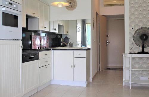 Villeneuve Loubet Beach Apartment | Bel appartement 3 pièces avec terrasse et parking à Villeneuve-Loubet Plage - FR-1-252A-84