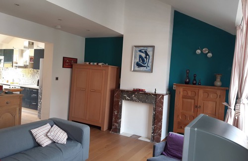 Vorst Apartment | Bel Appartement Lumineux, Récemment Rénové, à 5 min du Parc Duden