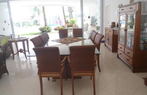 Jardim Acapulco House | Bela casa em Guarujá