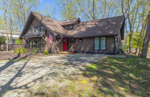 Douglas House | Belacasa - Hot tub and within walking distance to Douglas Beach!