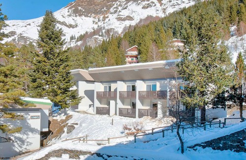 Eaux-Bonnes Apartment | Belambra Clubs Gourette - Lou Sarri - Half board - Classic Accommodation 2 Adults with balcony
