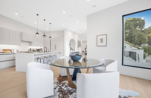 Hollywoodland Villa | Belden Modern Villa - Iconic Hollywood Hills Retreat