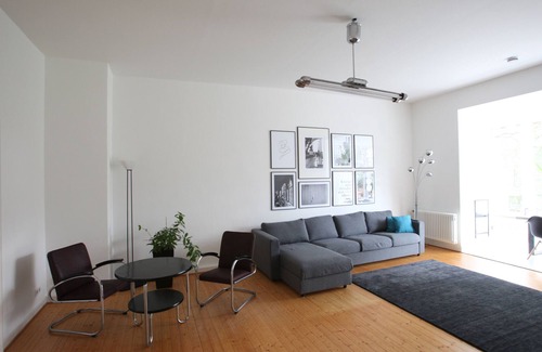 Lindenthal Apartment | Beletage: Quiet 3-room apartment (115 sqm) with terrace - top location near the city forest
