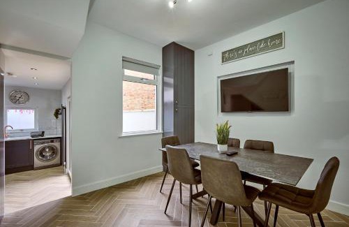 Belfast House | Belfast Luxury Lets - Fortwilliam Townhouse