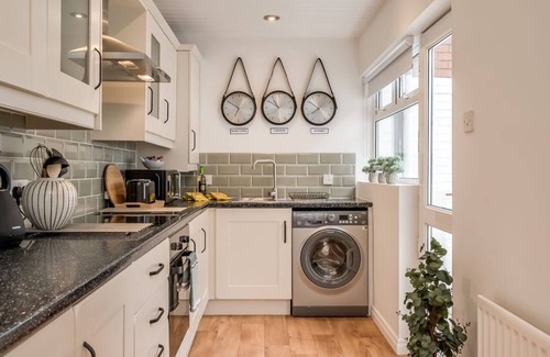 Belfast Apartment | Belfast Work-Rest-Play R&R