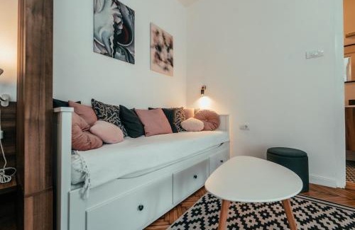 Dorcol Apartment | Belgrade Bliss