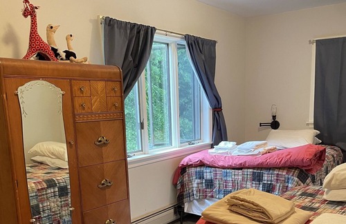 Rome House | Belgrade Lakes House Beachfront. Cozy Open Concept. great for Families.