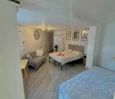 Coldharbour Apartment | Belinda Rd, Comfort