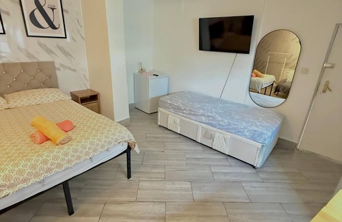 Coldharbour Apartment | Belinda Rd, Comfort Studio Flat