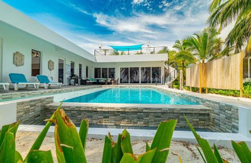San Pedro House | Belize Oceanfront Villa W Pool, Beach & Pier