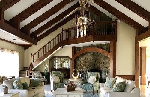 Ooltewah House | Bell Mill Mansion-Tennessee's Vacation & Wedding Venue with Resort Amenities