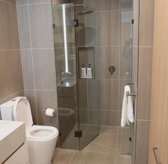 Heidelberg Heights Apartment | Bell St Retreat - 2BR 2Bath Stay