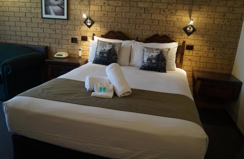 Shepparton South Hotel | Bell Tower Motor Inn