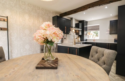 Appleby-in-Westmorland Cottage | BELLA COTTAGE, pet friendly, with open fire in Appleby-In-Westmorland