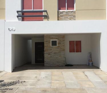 Cerritos House | Bella Casa 3 Rec 4 Baños Piscina Playa para 12