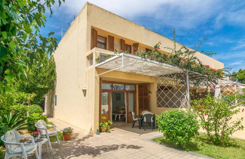 Alcudia House | BELLA