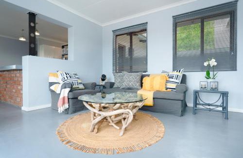 Old Place Apartment | Bella Laguna