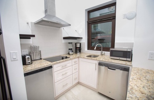 Antoneys Cay Condo | Bella Luna Beach House #227487