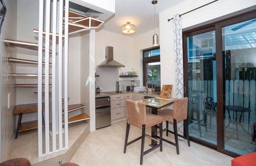 Antoneys Cay Condo | Bella Luna Beach House #227487
