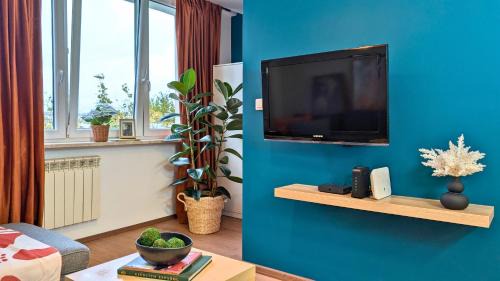 Muranow Apartment | Bella Luna Luxury Suites - Warm & Modern Apt Near Old Town & Museums