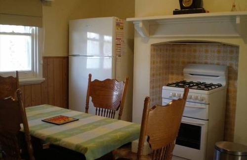 Albany Cottage | Bella Rosa Cottage - Harbour & City Views* Winter Special - 5% discount*