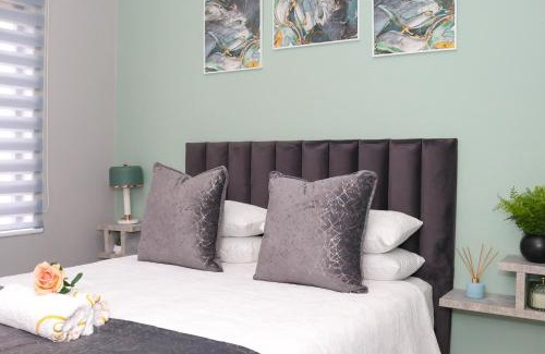 Greater Johannesburg Metropolitan Area Apartment | Bella Suite- Serenity & Stuff Luxury Apartments