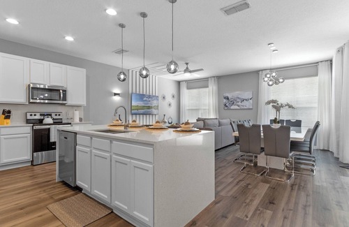Bellavida Resort | BELLA VIDA RESORT - 4 BEDROOMS - 10 GUESTS- CLOSE TO DISNEY - 5 MINUTES FROM WALMART