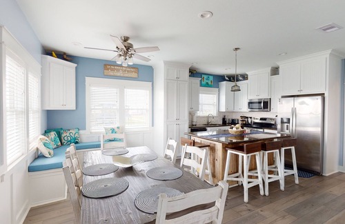 Gilchrist House | Bella Vista: 4 BR, 2 BA House in Gilchrist, Sleeps 16
