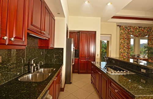 Herradura Apartment | Bella Vista 4B - 3 bdr -3 1 2 Bath Ocean View