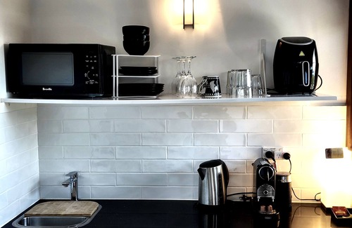 Airlie Beach Apartment | Bella Vista Central Airlie Pets Welcome UNPON REQUEST