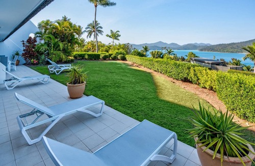 Hamilton Island Apartment | Bella Vista East 3 - 2 bedroom oceanview apartment with golf buggy