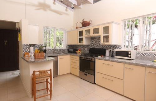 Cap Estate House | Bella Vista Full house rate home