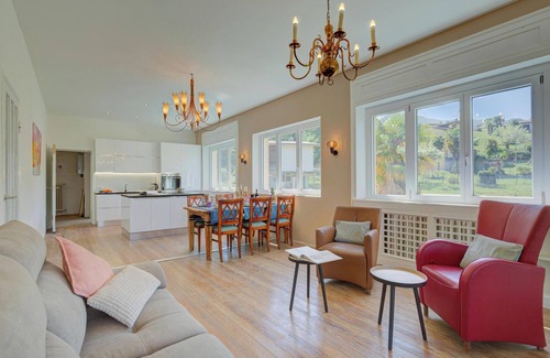 Porto Valtravaglia Apartment | Bella Vista Apt. 5 min walk to Lake, Porto Valtravaglia, Italy