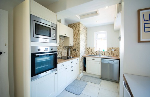Criccieth Cottage | Bella Vista - sleeps 8 guests in 4 bedrooms