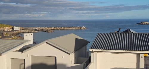 Yzerfontein House | Bella Vista Yzerfontein - No loadshedding - Home away from home