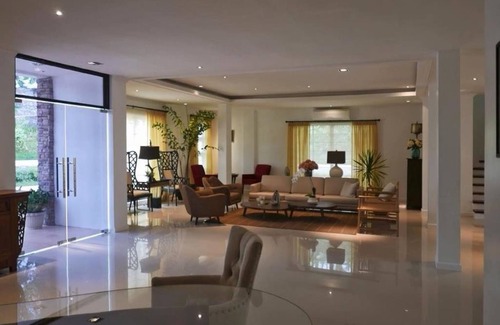 Paoay Hotel | Bellagio Hills Hotel and Restaurant
