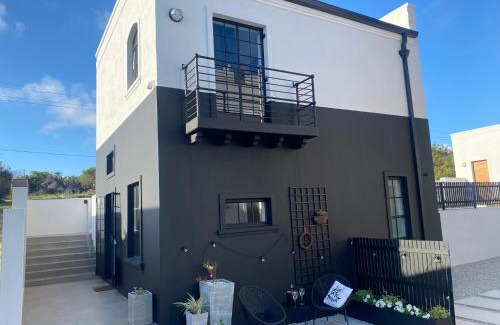 Brenton-on-Sea House | Bellamore - Stylish Loft Studio with Sea Views