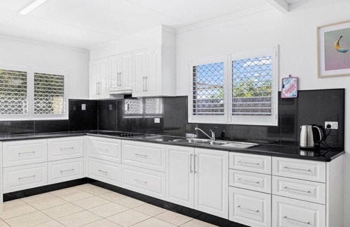 Bellara House | Bellara Springs - walk to the water