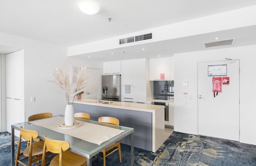 Cairns Central Business District Apartment | Belle Escapes 24 Harbour Lights Water View Apartment